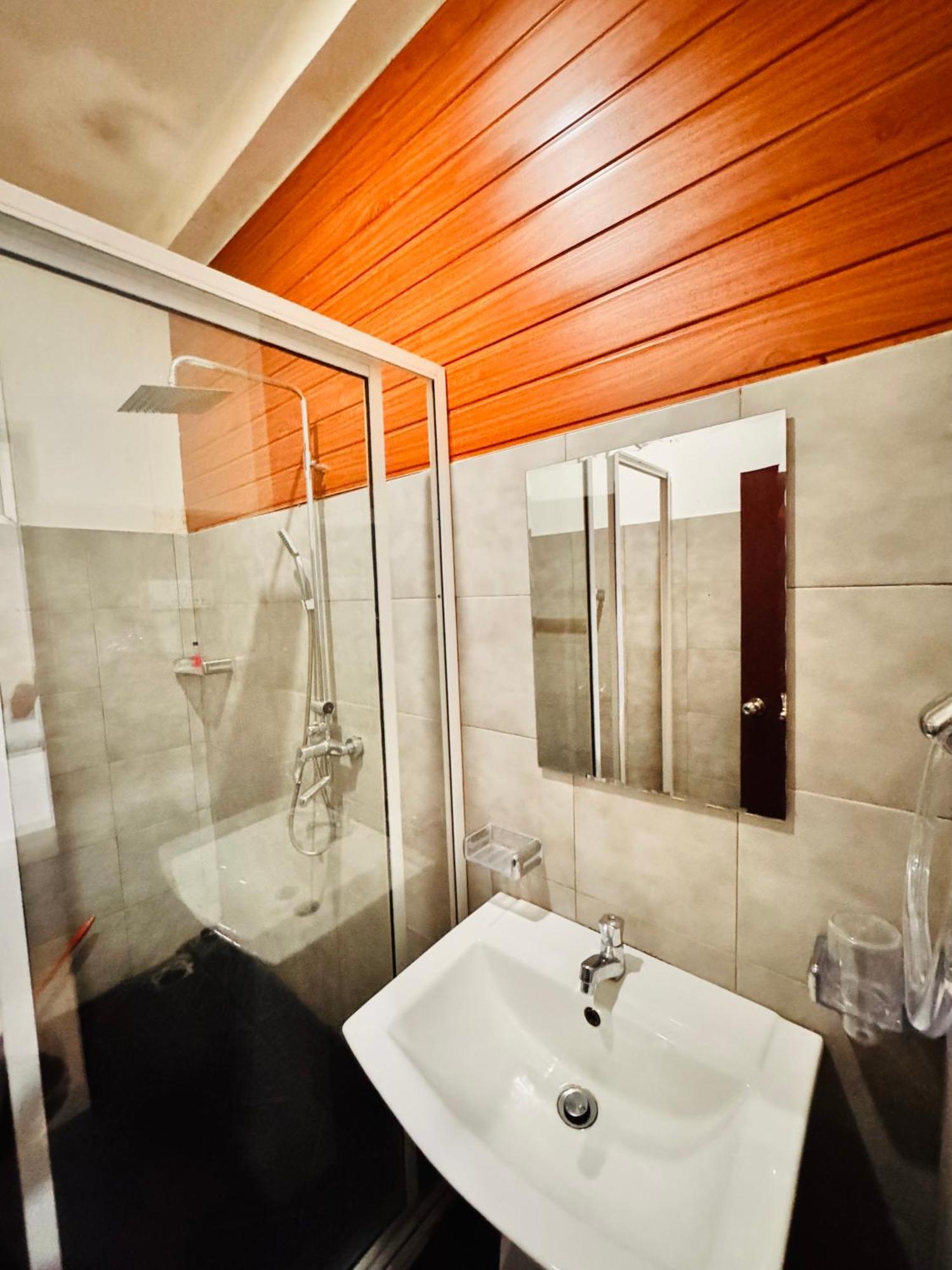 Airport Transit Kings Hotel Katunayaka Dış mekan fotoğraf